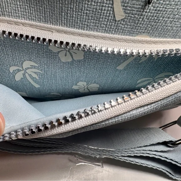 NWT Disney x Primark Stitch Crossbody Bag, or Camera Bag. Hibiscus pattern - Picture 12 of 15